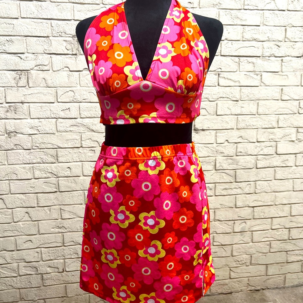 Crop halter and skit